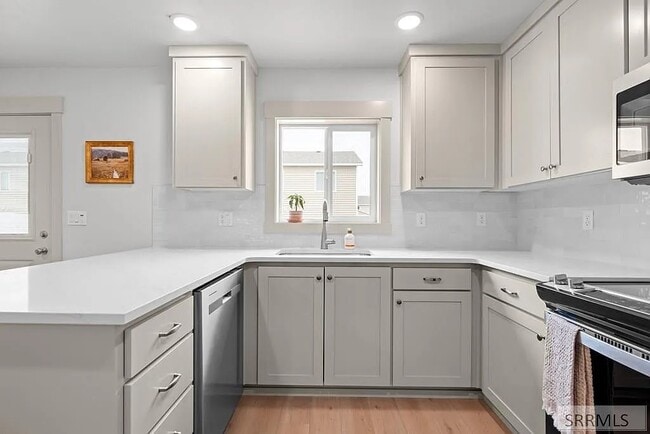 Building Photo - 1323 Boston Ct