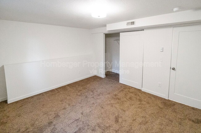 Building Photo - 8715 N Kelly Ct