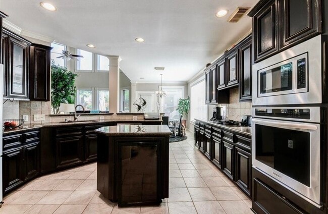 Building Photo - 2107 Pitching Wedge Ct