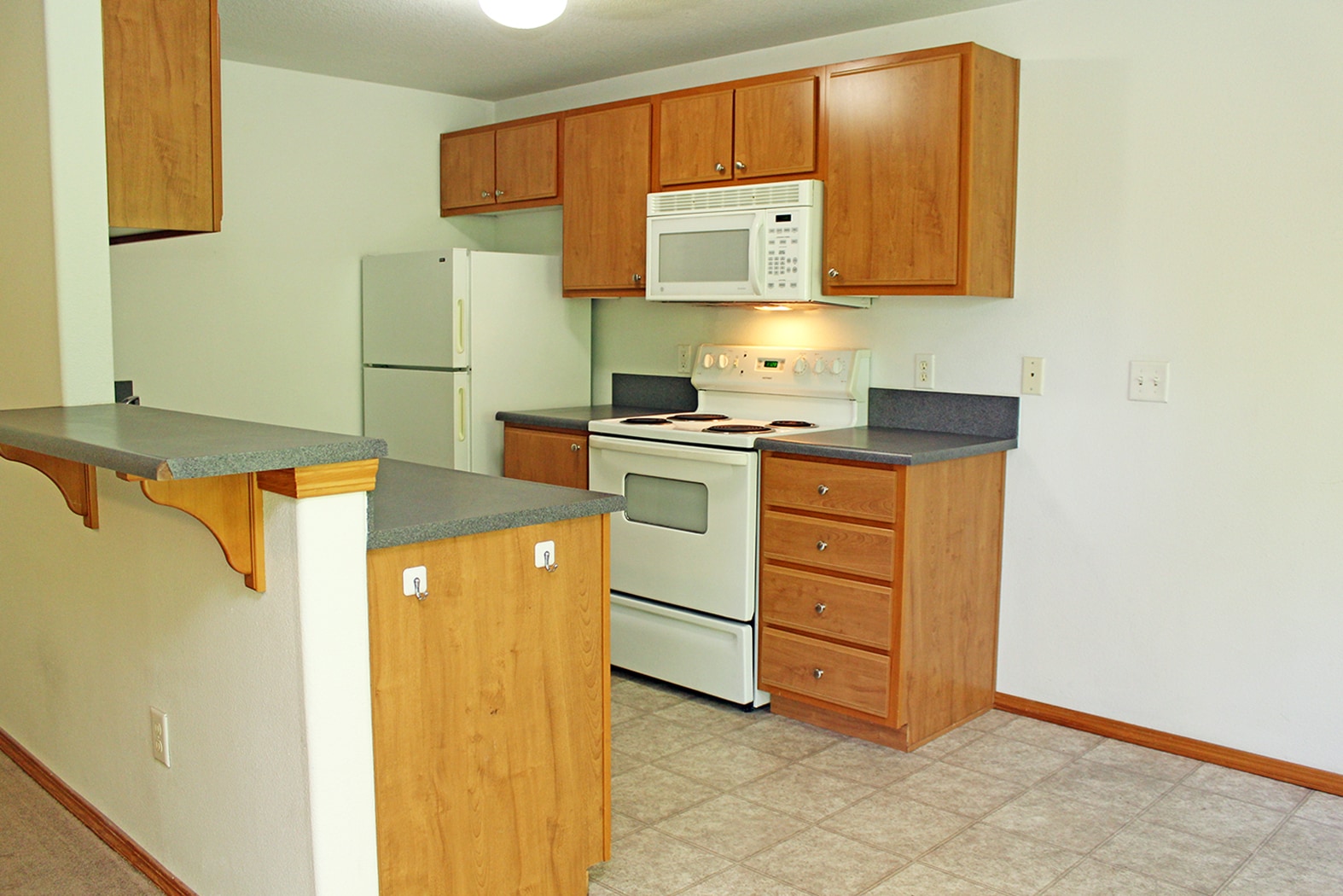 Building Photo - 683 NE 162nd Ave