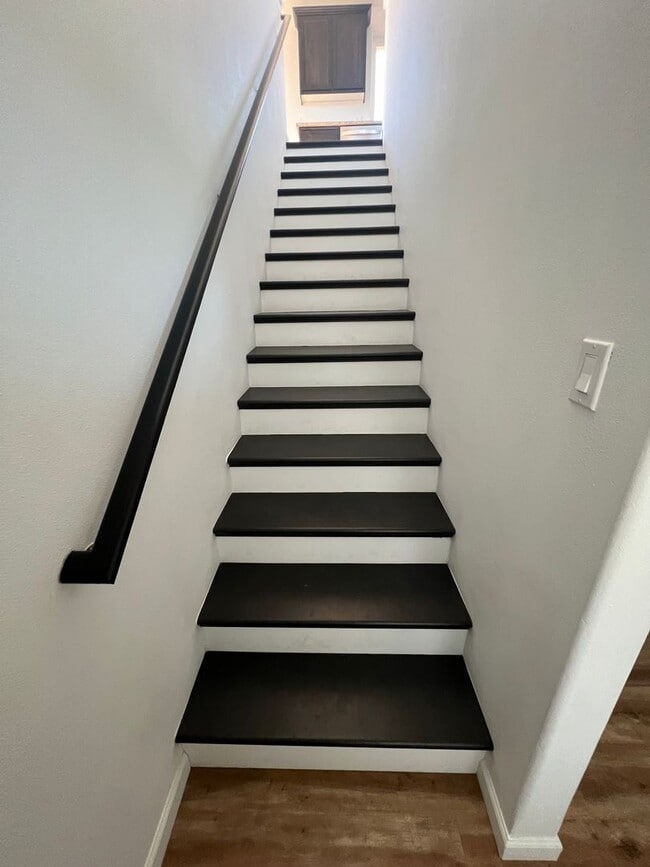 Building Photo - Beautiful 3 bedroom, 2 1/2 bath House with Ocean View!