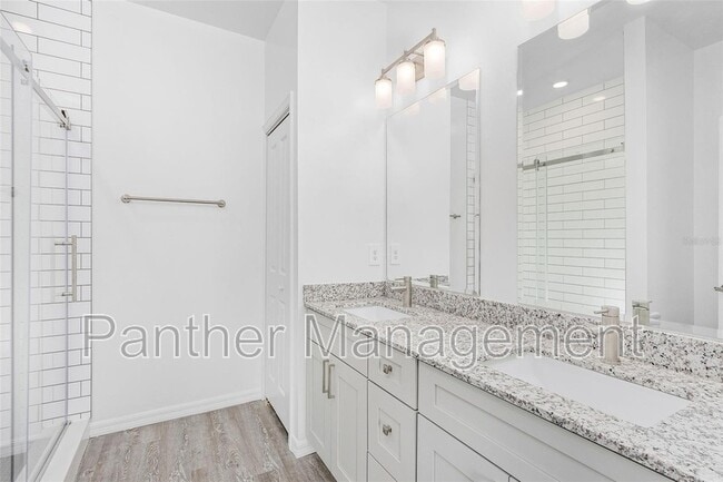 Building Photo - 4424 24th St SW