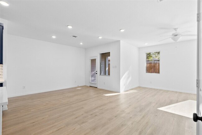 Building Photo - 6930 Terlingua Dr