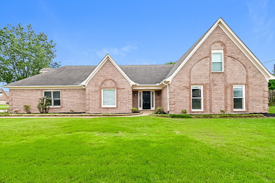 Primary Photo - 8241 Meadow Vale Dr