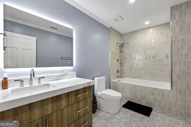 Building Photo - 300 Island Cove Dr