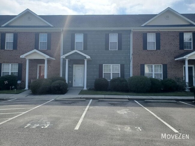 Building Photo - 123 Lincoln Place Cir
