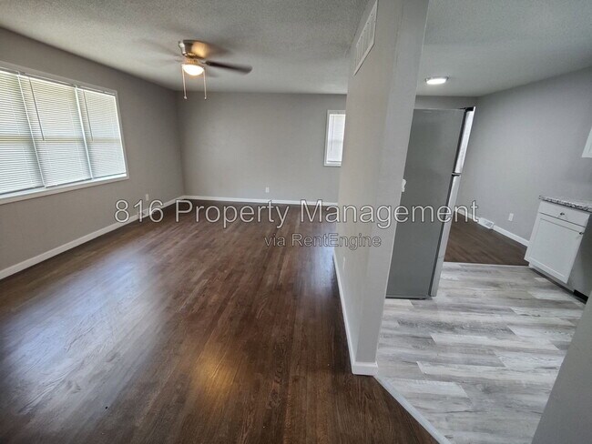 Building Photo - 7941 NE San Rafael Dr