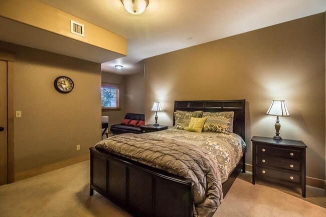 Building Photo - 1 Bedroom | 1.5 Bathrooms | 2 Flexible Bonus Spaces | Luxury Riverstone Condo