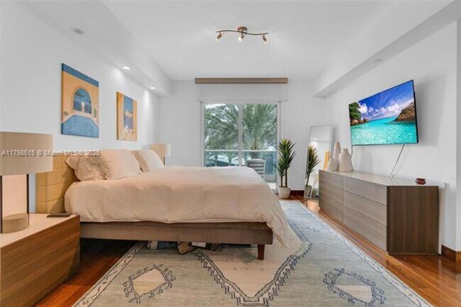 Building Photo - 1331 Brickell Bay Dr