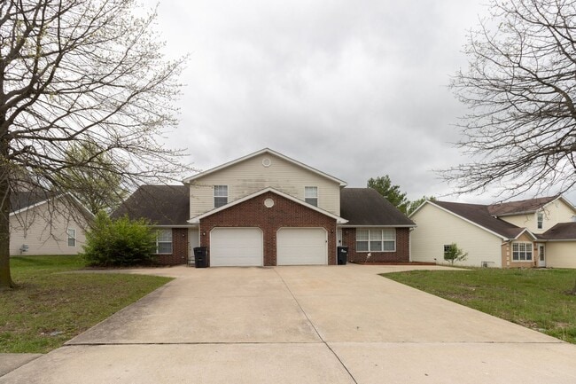 Building Photo - 108-110 Elk Dr