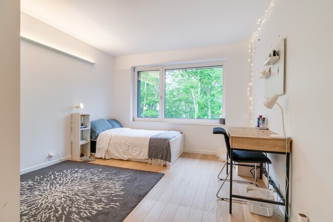 Building Photo - 40 Russells Hill Rd