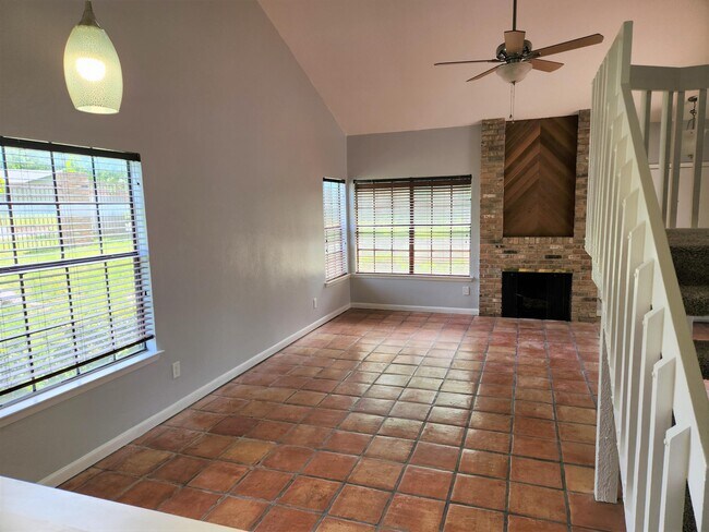 Building Photo - 1748 Ohlen Rd