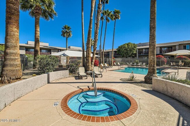 Building Photo - Luxury and Resort like Living at Scottsdale Park Place!!!  Tile throughout, light, bright and Pri...