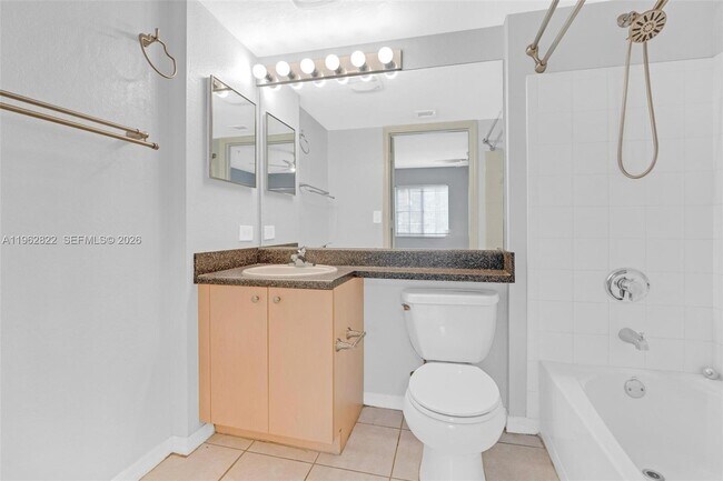 Building Photo - 2586 Centergate Dr