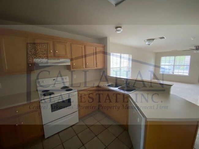 Building Photo - Sherwood 2 Bedroom Townhome