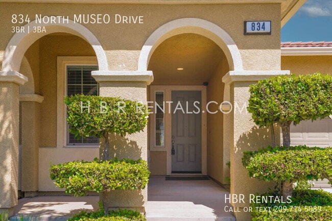 Building Photo - 834 N MUSEO Dr