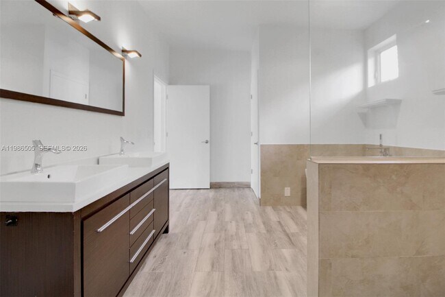 Building Photo - 6900 SW 104th St