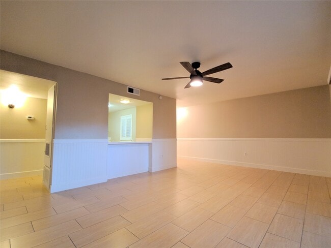 Building Photo - 1105 Ramada Dr