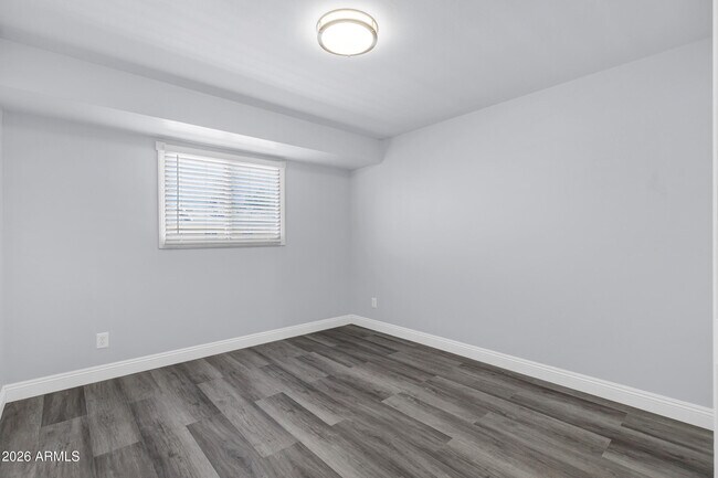 Building Photo - 14 E Hermosa Dr