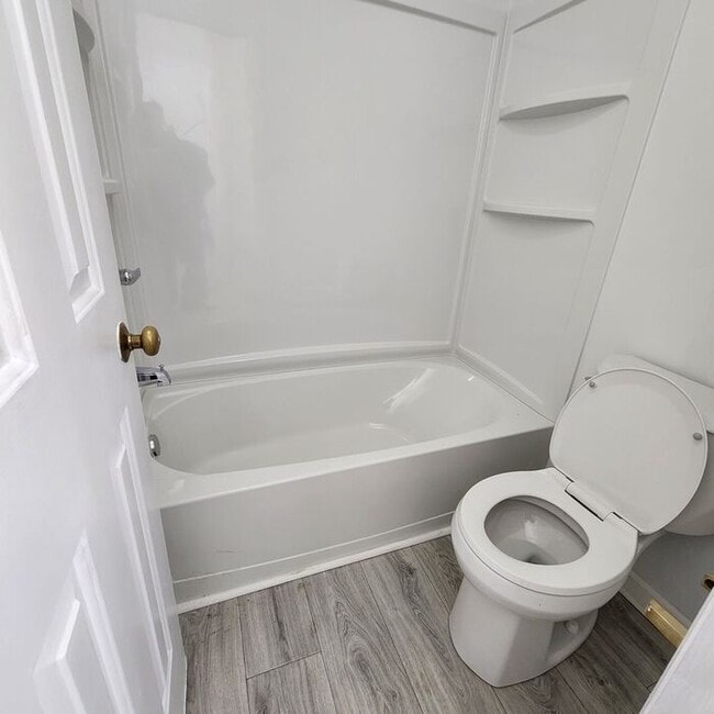 Building Photo - 5712 Finsbury Ct