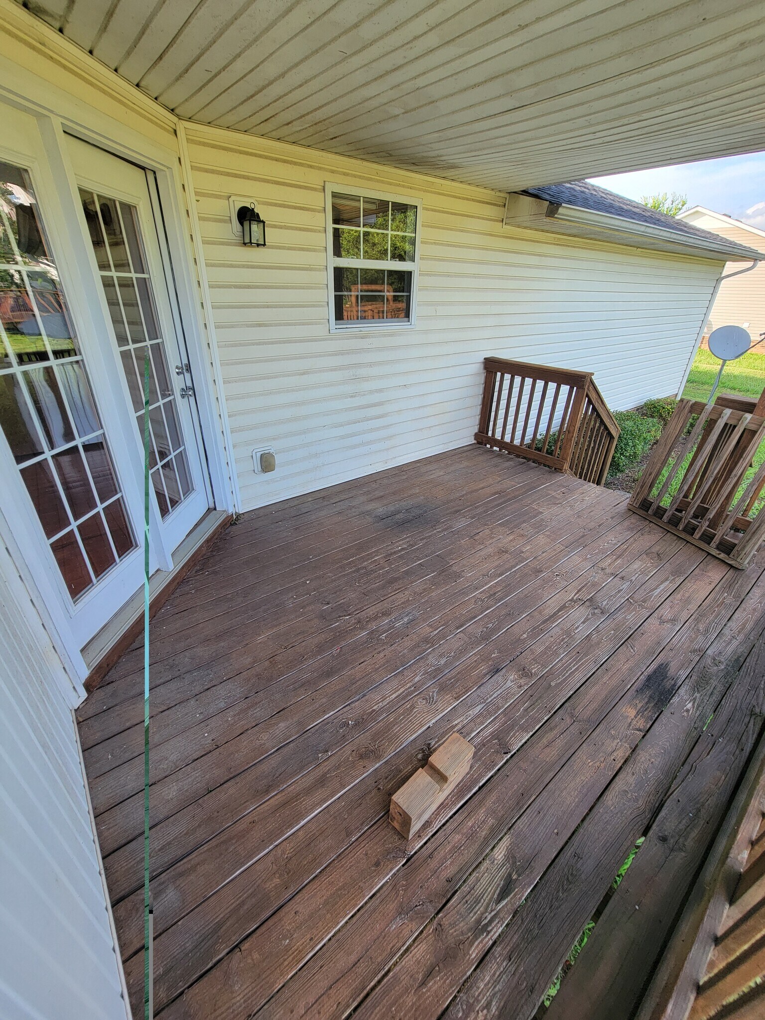covered rear deck - 11665 Julien Rd