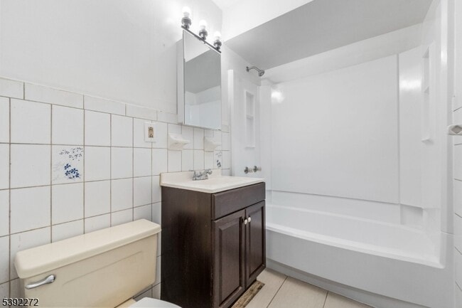 Building Photo - 250 Clendenny Ave