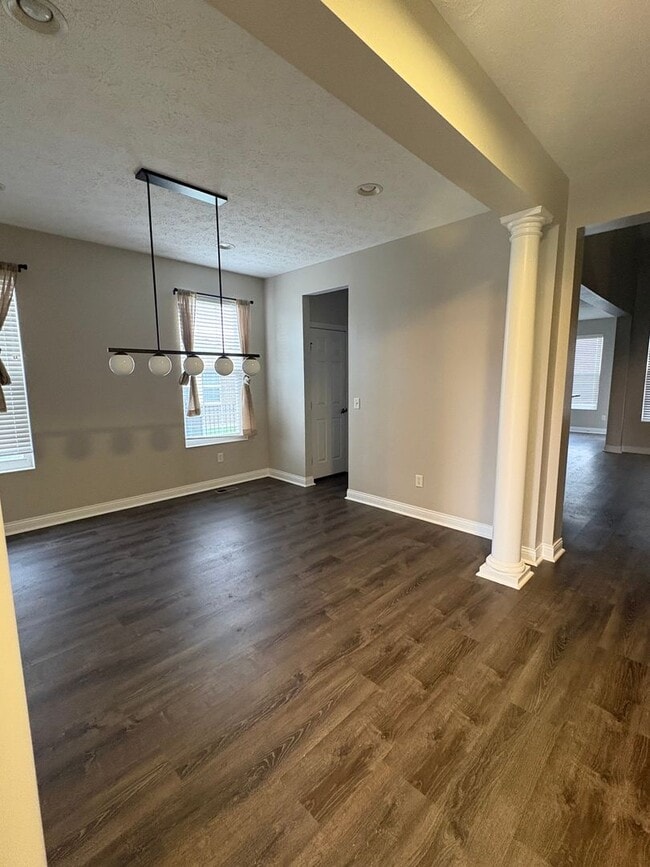 Building Photo - Gorgeous 3 bdr/3.5 bath Home in Centerville/Springboro Area