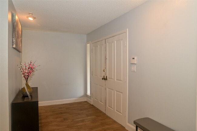 Building Photo - 5254 N Braeswood Blvd
