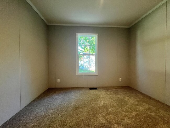 Building Photo - 1607 Delaware Dr