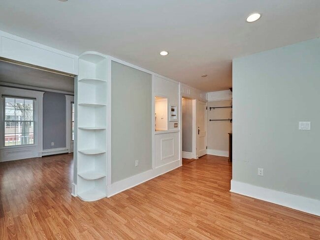 Building Photo - 36 E Foster St