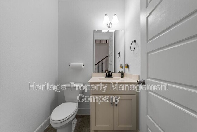 Building Photo - 221 Terramar