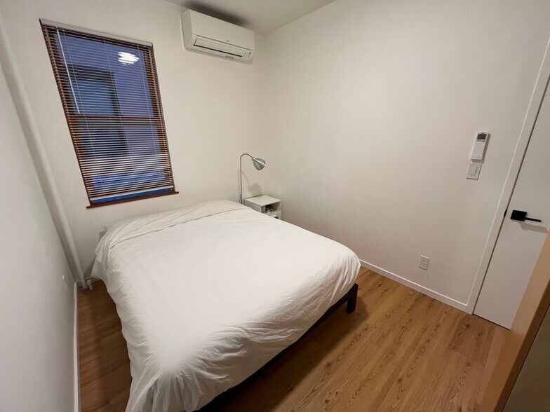 Building Photo - 6055 Woodbine St