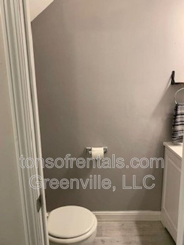Building Photo - 805 Stallings Rd
