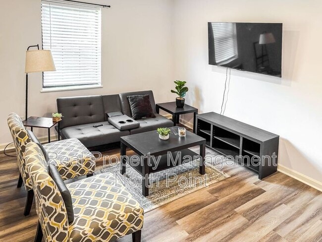 Building Photo - 515 Lynch Ave NW