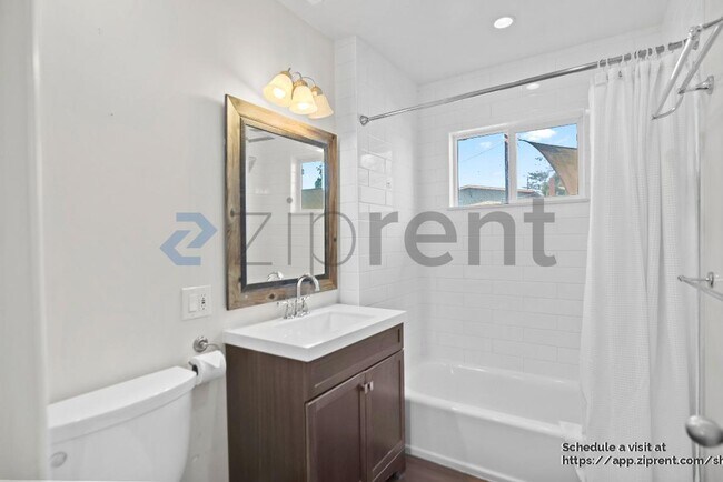 Building Photo - 431 42nd St