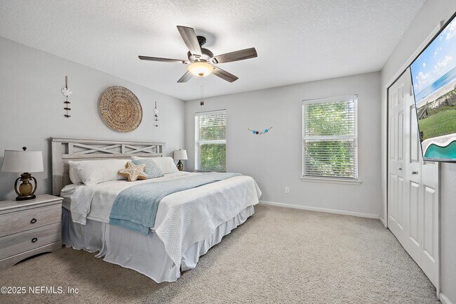 Building Photo - 677 Scrub Jay Dr