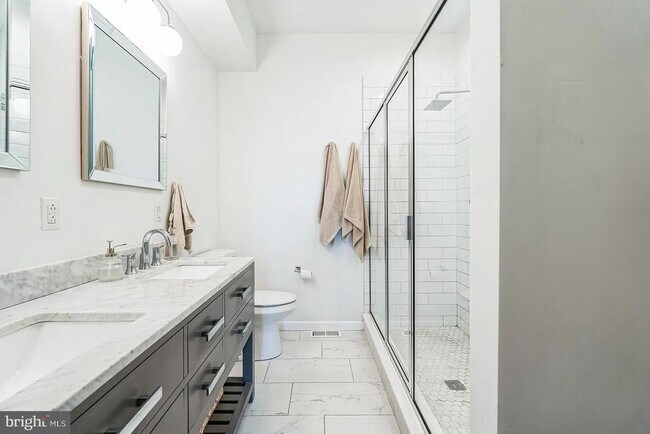 Building Photo - 709 N 19th St
