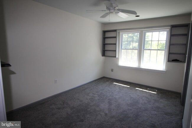 Building Photo - 1632 McNelis Dr