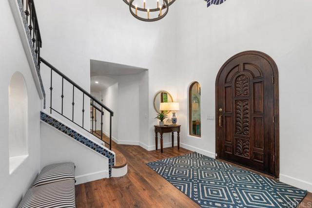 Building Photo - 7401 Luna De Oro