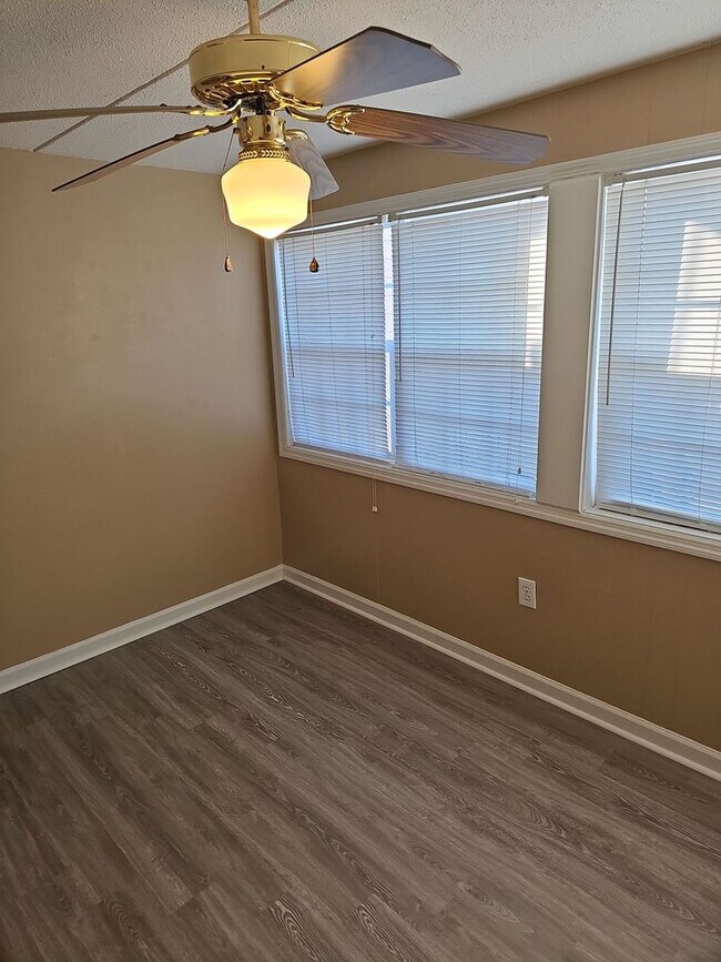 Building Photo - $1600 per month - 2 Bedroom/2 baths - Sullin's Ridge Condominiums - AVAILABLE FOR FALL 2026!