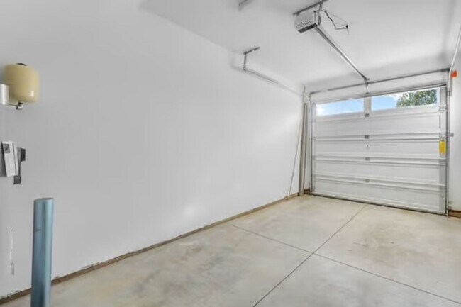 Building Photo - 63278 N W Ski Ln