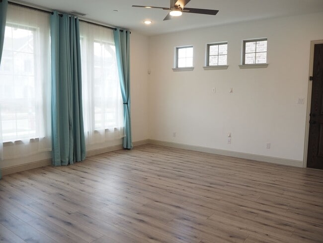 Building Photo - 7036 Cedar Crk Dr