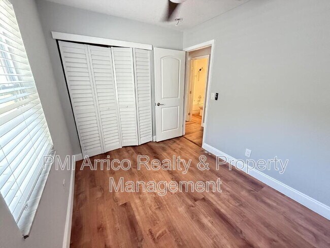 Building Photo - 2809 Marconi St