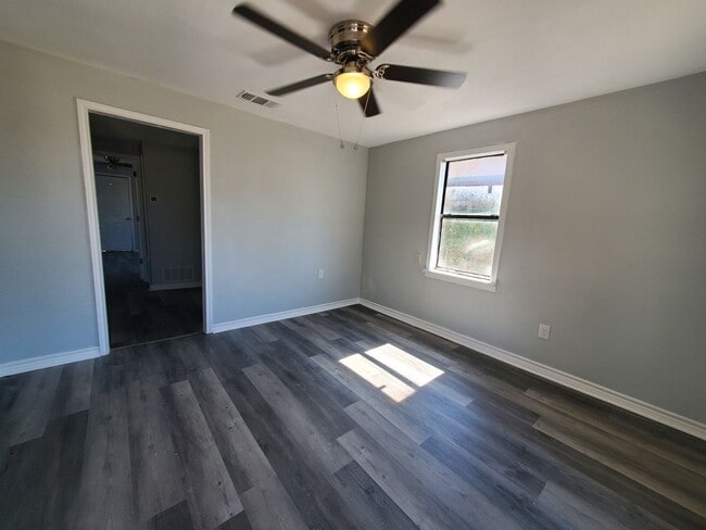 Building Photo - Affordable Remodeled 2 bedroom, 1 bathroom home COMING SOON!