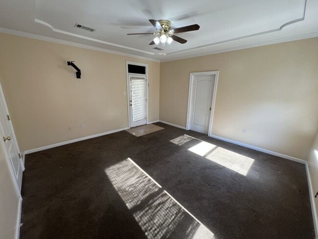 Building Photo - Corner-Lot Comfort in Zachary! — Spacious 3BR Home in Ravenwood Subdivision
