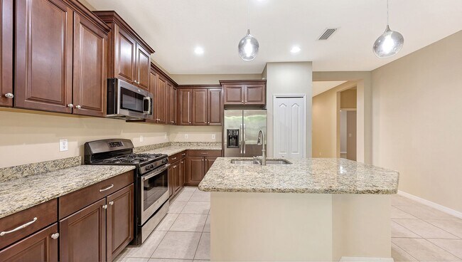 Building Photo - 2/2 plus den Villa in Fairfield with a 2 car garage