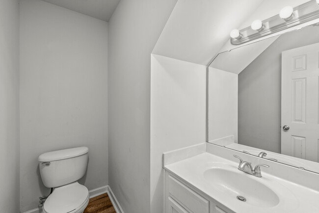 Building Photo - 8818 Sharonbrook Dr