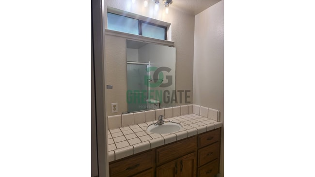 Building Photo - NOW AVAILABLE! Make this spacious 4 bedroo...