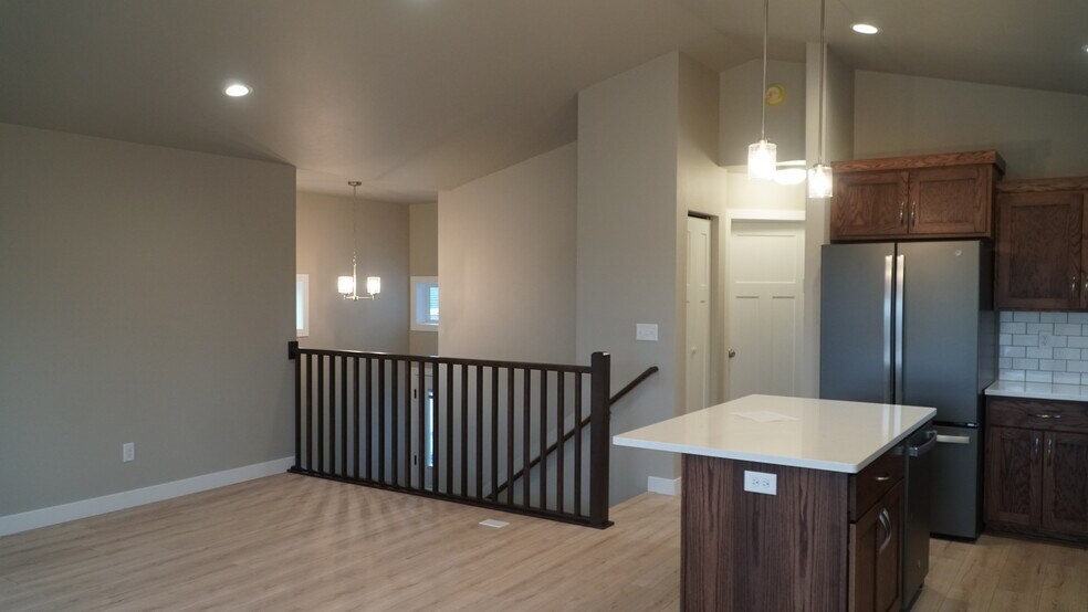 Building Photo - 6653 Thomas St