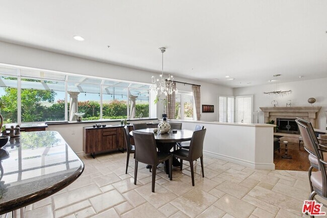 Building Photo - 6003 County Oak Rd